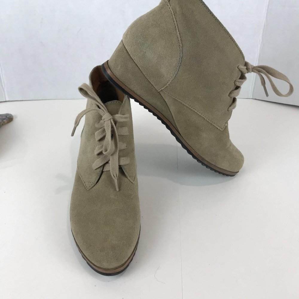 SUSINA Tie Wedge Suede Booties Sz 9